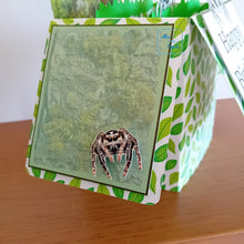 Load image into Gallery viewer, Jumping spider pop up box card