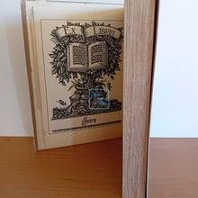 Load image into Gallery viewer, Book of Carnivorous Plants 3d book card