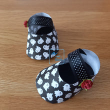 Load image into Gallery viewer, Gothic bat, skull or ghost baby shoes exploding box card