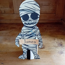 Load image into Gallery viewer, Mummy shelf card
