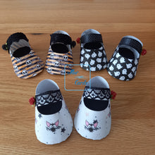 Load image into Gallery viewer, Gothic bat, skull or ghost baby shoes exploding box card
