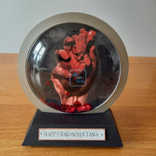 Load image into Gallery viewer, Personalised gory heart snowglobe
