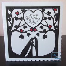 Load image into Gallery viewer, Wedding tree &amp; couple Wedding or Anniversary card
